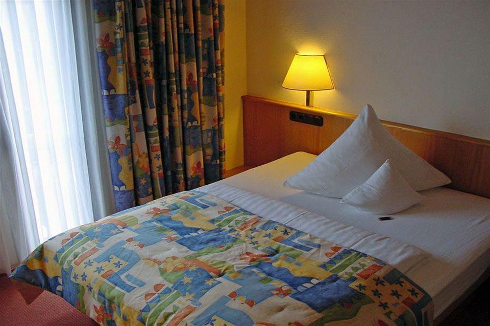 Stadt-Gut-Hotel Filderhotel Ostfildern Zewnętrze zdjęcie