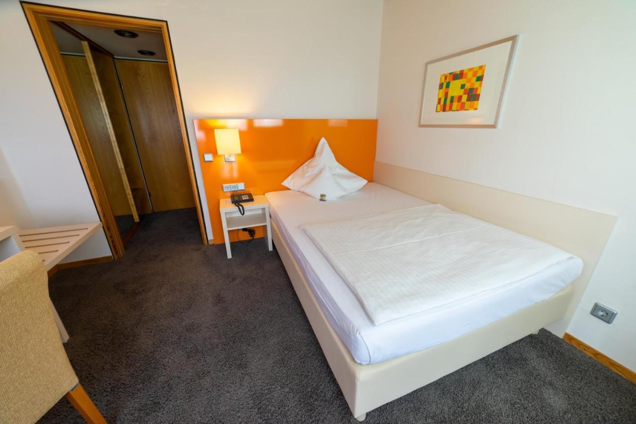 Stadt-Gut-Hotel Filderhotel Ostfildern Zewnętrze zdjęcie